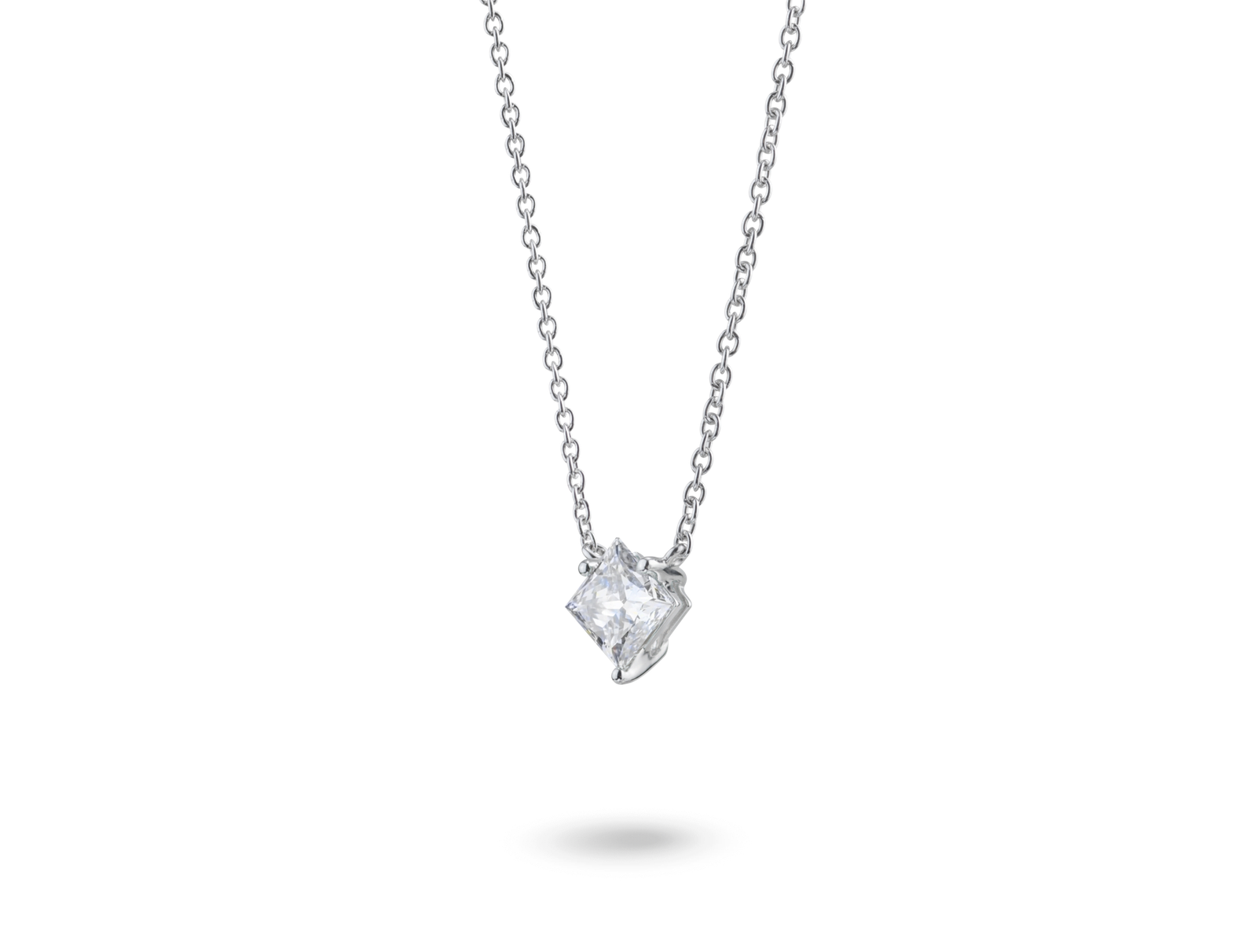 PD109996_118_princess_pendant_white_side.png